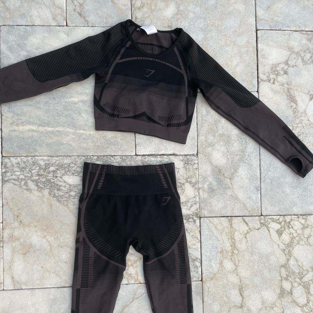 MATCHING GYMSHARK SET - Size Small